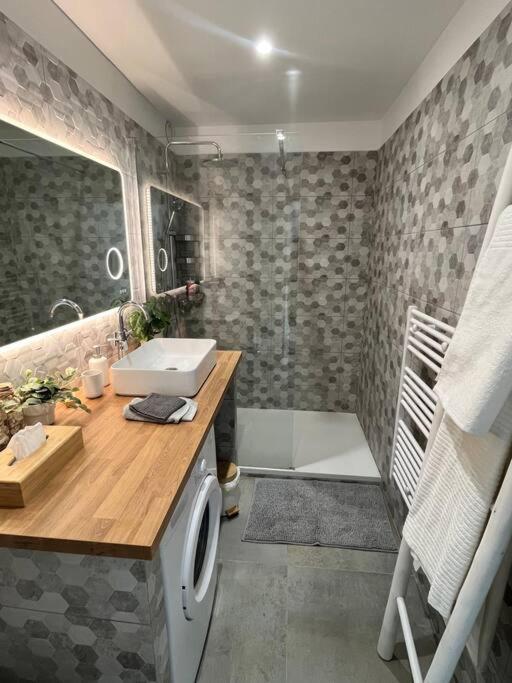 Studio Cosy Avec Terrasse Sur La Plage La Seyne-sur-Mer Kültér fotó